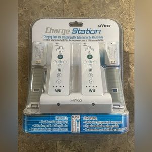 Nintendo Wii Nyko Charge Station Dock With Batteries‎ 87000-A50 *Factory Sealed*